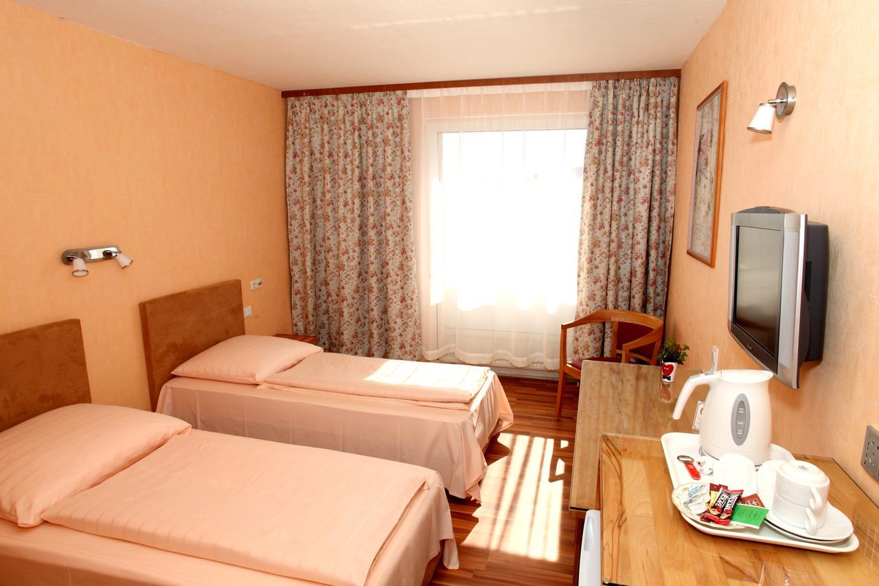 Airport Hotel Walldorf Мёрфэльден-Вальдорф Экстерьер фото