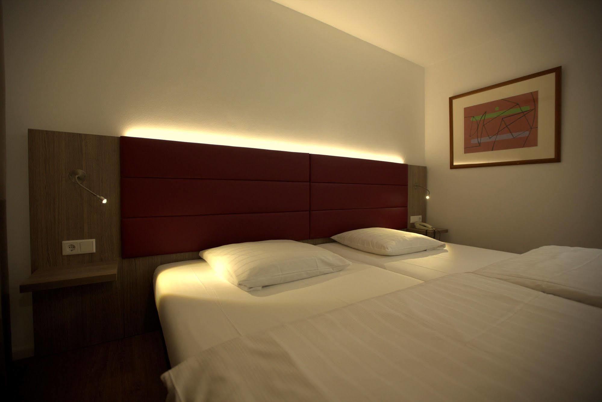 Airport Hotel Walldorf Мёрфэльден-Вальдорф Экстерьер фото